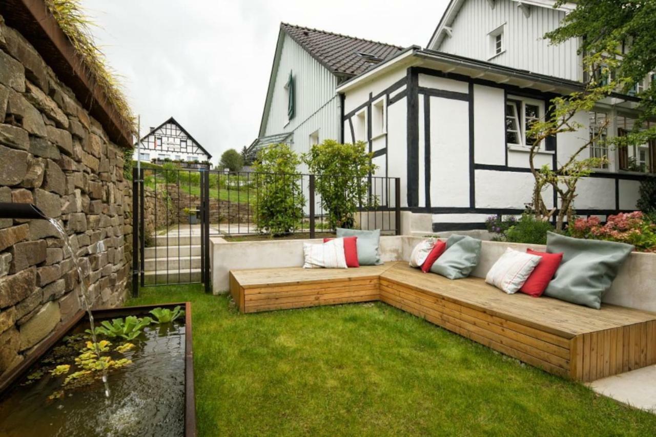 Ferienhaus Im Fachwerkhof 'Haus In Bewegung' Seelscheid Dış mekan fotoğraf